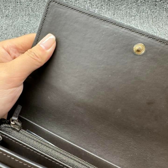 100% Authentic Gucci Leather Wallet - Picture 13 of 15